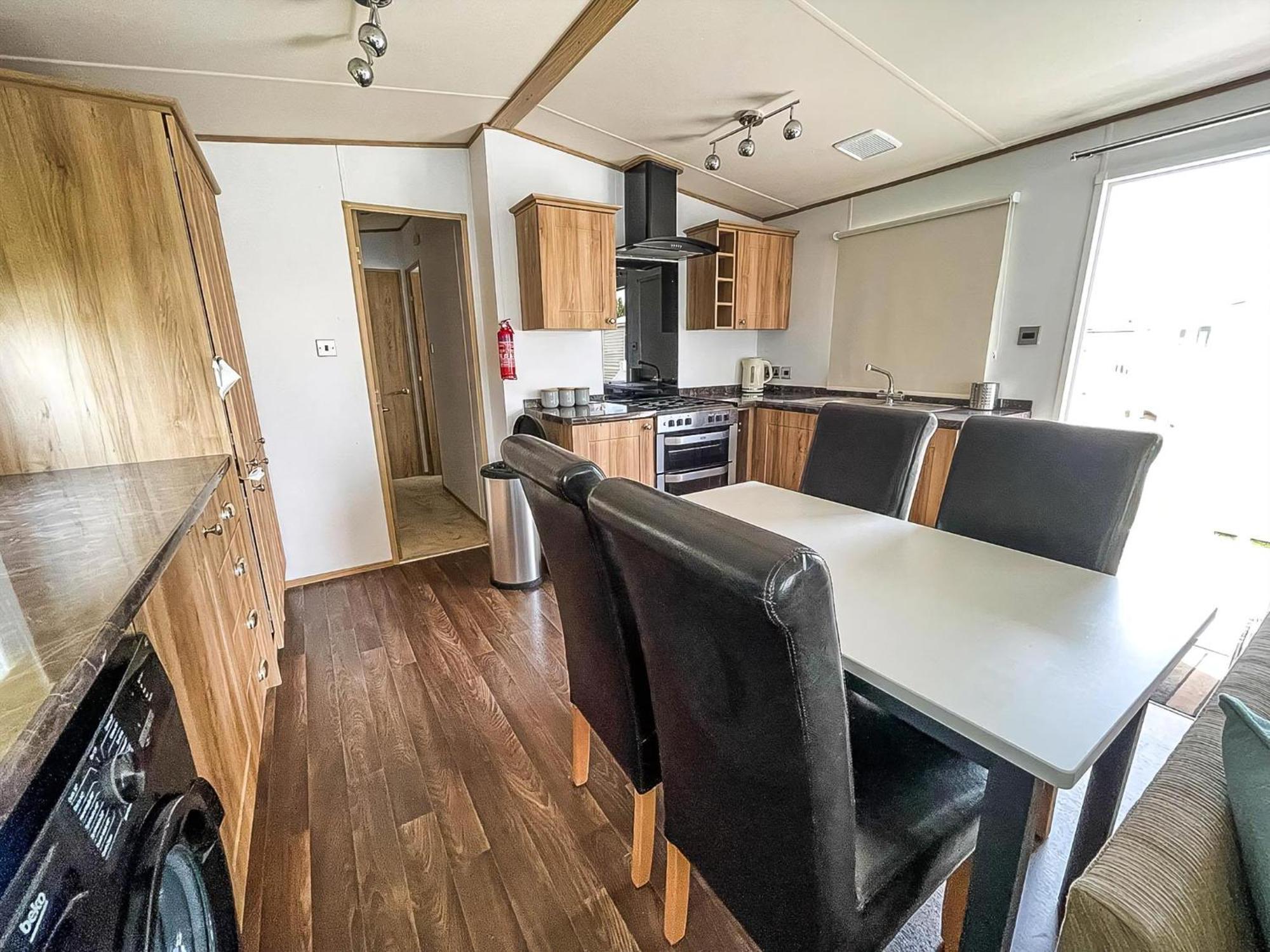 Beautiful Caravan With Decking At Carlton Meres Holiday Park, Suffolk Ref 60022M Saxmundham Kültér fotó