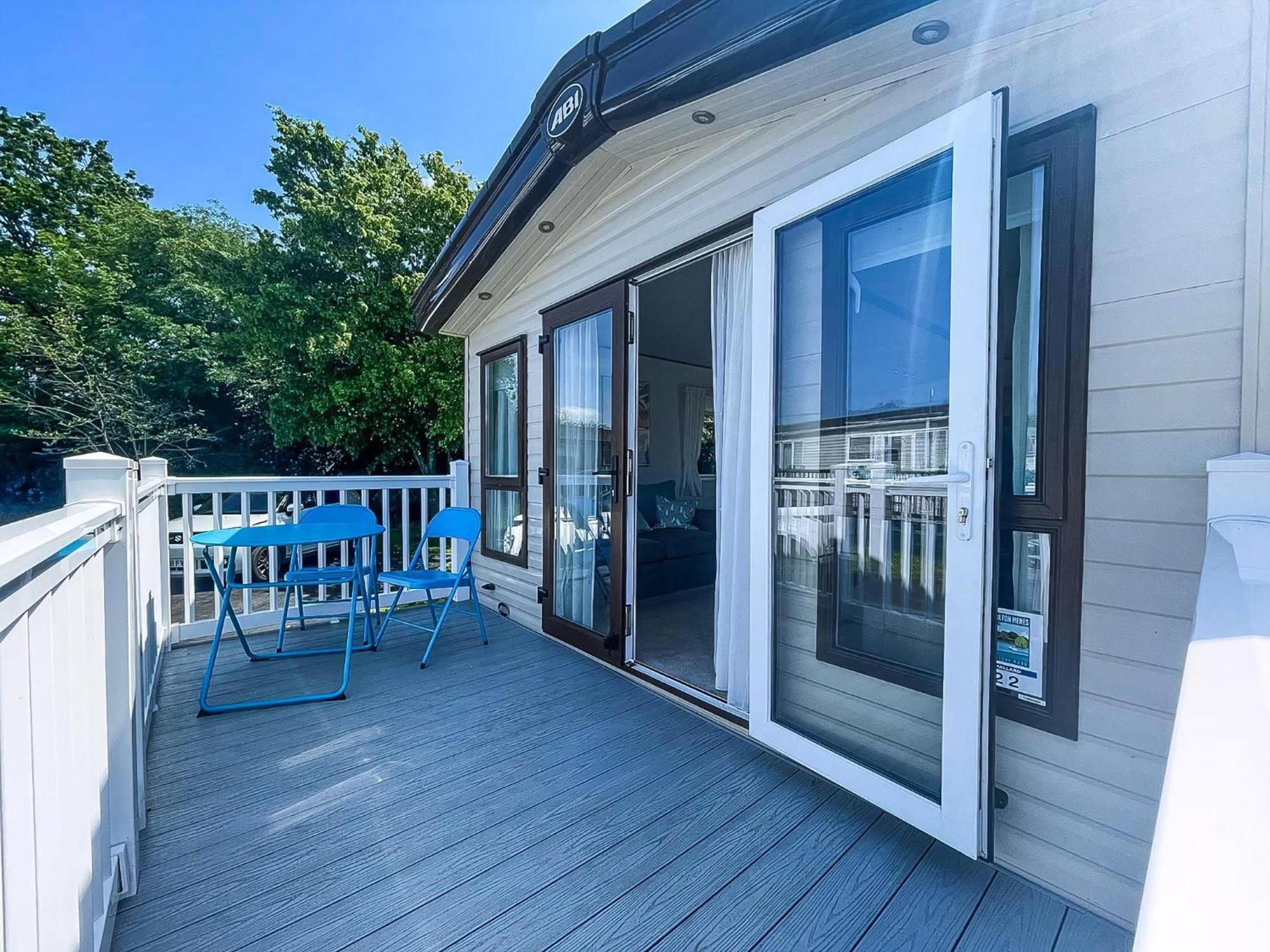 Beautiful Caravan With Decking At Carlton Meres Holiday Park, Suffolk Ref 60022M Saxmundham Kültér fotó