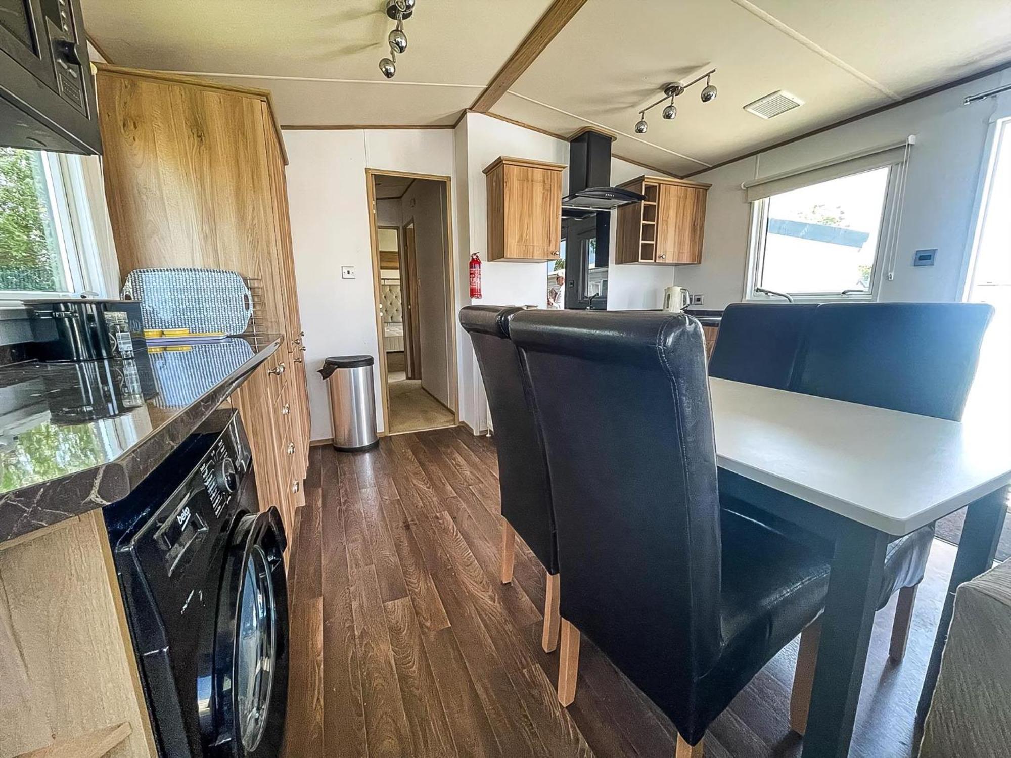 Beautiful Caravan With Decking At Carlton Meres Holiday Park, Suffolk Ref 60022M Saxmundham Kültér fotó