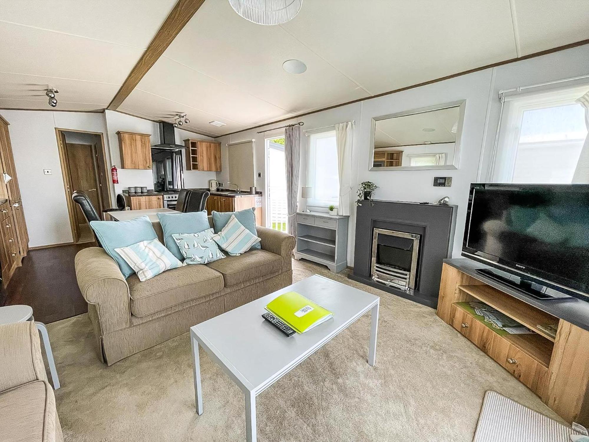 Beautiful Caravan With Decking At Carlton Meres Holiday Park, Suffolk Ref 60022M Saxmundham Kültér fotó